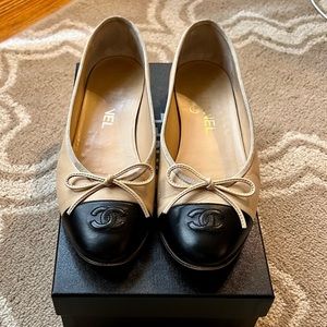 Chanel Ballerinas - Lambskin Beige and Black Cap Toe